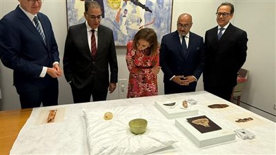 مصر تتسلم 17 قطعة أثرية نادرة من أستراليا