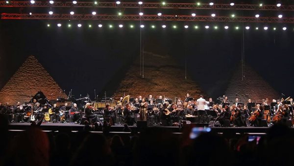 مهرجان صدى الأهرمات