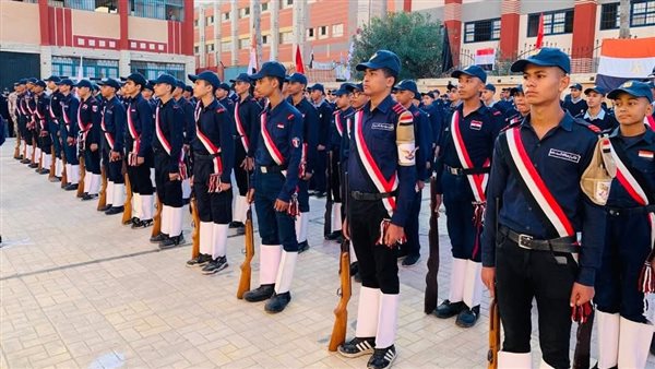 طلاب مدارس عسكرية