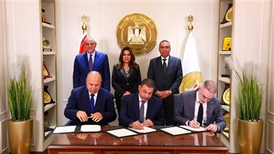 النقل توقع بروتوكولًا جديدًا مع محافظة الغربية لإدارة وتشغيل مرفق النقل الداخلي