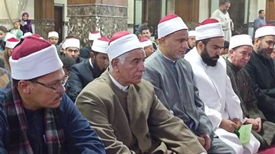 أوقاف الفيوم تعقد مجلس البُردة حبًا في سيدنا رسول الله وإحياءً للتراث الإسلامي