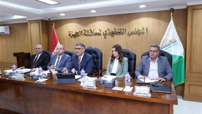 محافظ الجيزة يكلف بالإعلان عن مواعيد ثابتة للقاء المواطنين الأسبوعي مع رؤساء الأحياء 