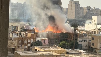 حريق يلتهم ديكور مسلسل الكينج لـ محمد إمام بـ استوديو مصر بالمريوطية.. وشاهد عيان: النار دمرت المكان
