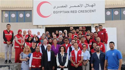 محافظ شمال سيناء والمفوضة الأوروبية للأزمات يتفقدان المخازن اللوجستية بالعريش