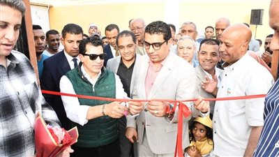 وزير الشباب والرياضة يتفقد مركز شباب الحبيل ويفتتح ملعبًا خماسيًا ضمن جولته بالأقصر