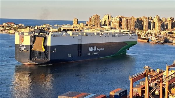 ناقلة سيارات 