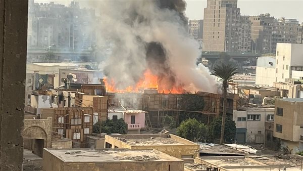 جانب من الحريق 