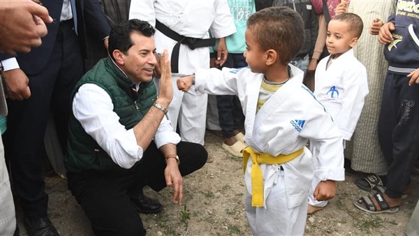 وزير الشباب والرياضة