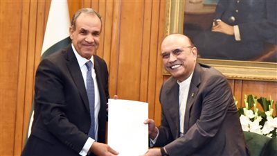وزير الخارجية يسلم رسالة خطية من السيسي إلى الرئيس الباكستاني