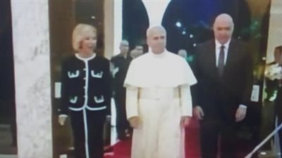 الرئيس اللبناني وقرينته يستقبلان بابا الفاتيكان بالقصر الجمهوري 