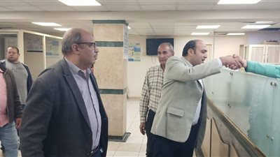 رئيس شركة مياه الشرب بالجيزة يتفقد محطة جزيرة الدهب ومركز الخط الساخن