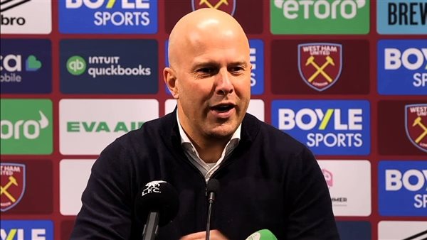 آرني سلوت مدرب ليفربول