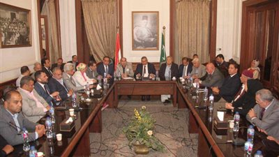 الوفد يجري تعديلات واسعة على لائحته.. ومصادر: تقليص كبير لصلاحيات الرئيس الجديد