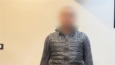 القبض على صاحب حساب روّج لبيع أجهزة صواعق كهربائية وعصي صدمات بشبرا الخيمة