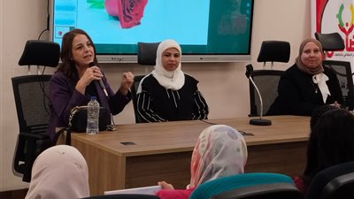 قطاع التعليم بجامعة عين شمس ينظم ندوة توعوية حول مخاطر وسائل التواصل الاجتماعي بكلية الإعلام