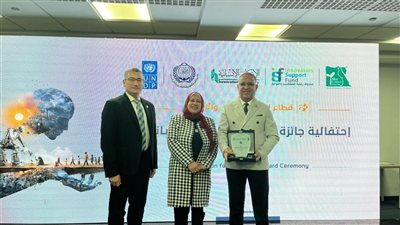 عميد هندسة بنين الأزهر بقنا يفوز بجائزة الابتكار من أجل الإنسانية في نسختها الأولى