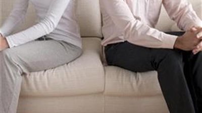 كيف تتعامل الزوجة مع الكلام السيء من زوجها؟.. أمين الفتوى يوضح