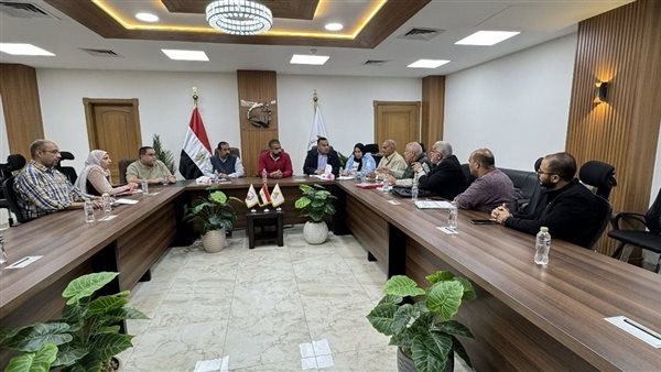 خلال الاجتماع