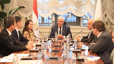 وزير التعليم العالي يبحث سبل زيادة المنح المقدمة ضمن برامج المبادرة المصرية اليابانية للتعليم 