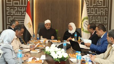 رئيس جامعة الأزهر يلتقي أسرة الفريق الإندونيسي شفر الدين كامبو.. ويؤكد: جهوده مشهودة في خدمة طلاب العلم