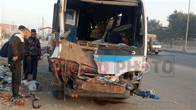 عودة الحركة المرورية لطبيعتها بعد حادث تصادم ميكروباص وميني باص بطريق مصر – الإسكندرية الزراعي بطوخ
