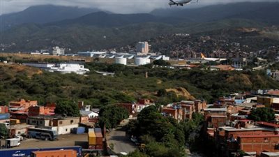 بعد غلق المجال الجوي.. فنزويلا: تلقينا طلبًا لاستئناف رحلات إعادة الفنزويليين من أمريكا 