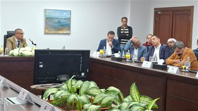محافظ جنوب سيناء يترأس جلسة التشاور المجتمعي لمشروع مارينا خليج القرش بشرم الشيخ