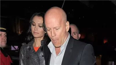 اعتراف مؤثر.. زوجة بروس ويليس توضح سبب نقل زوجها إلى منزل مستقل بسبب مرضه