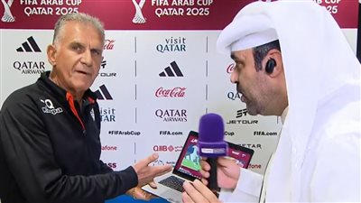 باللاب توب.. كارلوس كيروش ينفعل على الهواء بسبب عدم طرد لاعب السعودية