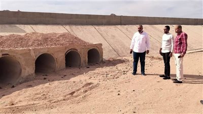 رفع درجة الاستعداد القصوى بمدينة سفاجا قبل موسم الشتاء لمواجهة الأمطار والسيول| صور