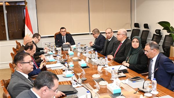 خلال الاجتماع