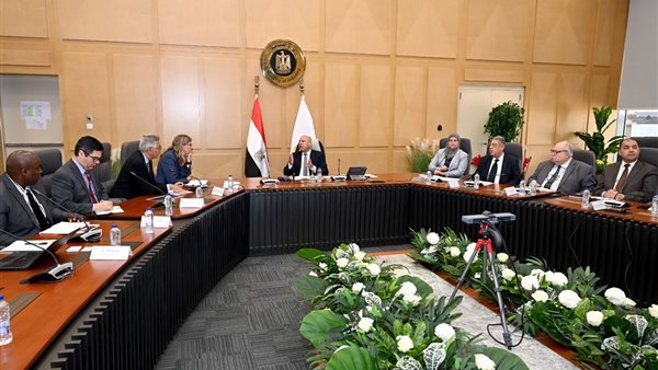 خلال الاجتماع