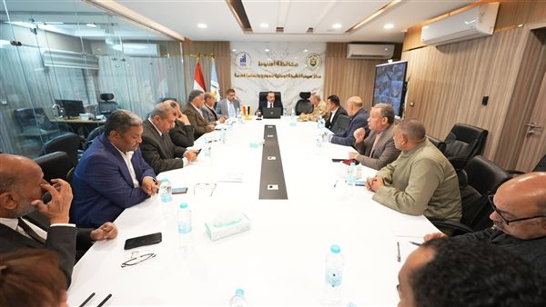 محافظ أسيوط