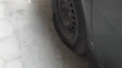 لقاها على الجنط.. مواطن يستغيث بعد العثور على سيارته مفرغة الإطارات بالأقصر 