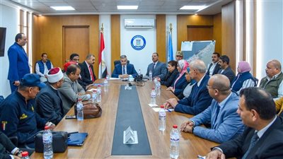 خلال متابعته العملية الانتخابية من غرفة العمليات.. محافظ الإسكندرية يشدد على التعامل مع أي معوقات