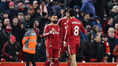 هل يجلس صلاح على مقاعد بدلاء ليفربول أمام ليدز للمرة الثالثة على التوالي؟.. سلوت يجيب