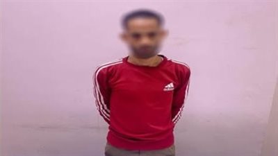 القبض على شخص بحوزته بطاقات شخصية لدفع مواطنين للتصويت لـ اثنين من المرشحين بقنا