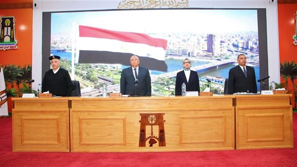 جانب من لقاء محافظ