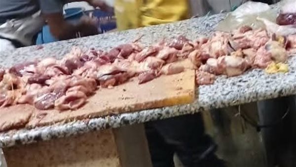 أجزاء دواجن فاسدة