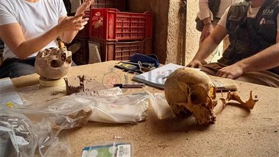 تكشف أسرار دفنات تعود إلى 4 آلاف عام.. اكتشافات جديدة في مقابر سارنبوت الأول بأسوان | خاص