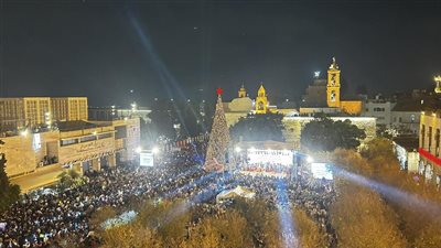 لأول مرة منذ عامين.. إضاءة شجرة عيد الميلاد في بيت لحم تريند منصات التواصل الإجتماعي