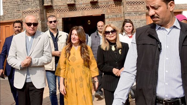 جولة السفيرة الأمريكية