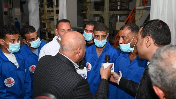 كامل الوزير والعمال