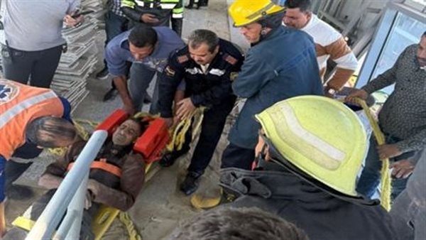 سقوط عمال الأتوبيس