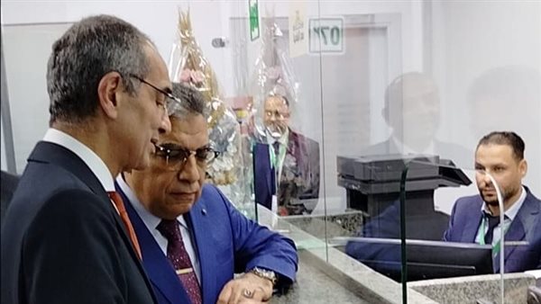 وزير الاتصالات يفتتح