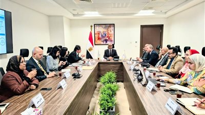 الإسكان ومؤسسة اليابان للاستثمار الخارجي تبحثان فرص الاستثمار فى مجالات البنية التحتية وتحلية مياه البحر