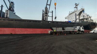 بعد توقف عامين.. مصنع الأنود يعود للتصدير بمضاعفة الإنتاج إلى 260 ألف طن سنويًا مطلع 2026