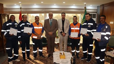 محافظ القليوبية يكرّم أطقم الإسعاف لإعادة مشغولات ذهبية تتجاوز مليون جنيه لأصحابها