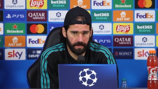 أليسون بيكر