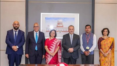 محافظ أسيوط ونائب وزير الخارجية الهندي يبحثان سبل تعزيز التعاون والشراكة الاقتصادية